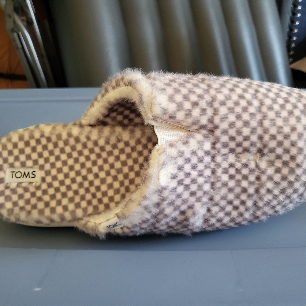 Toms shoes